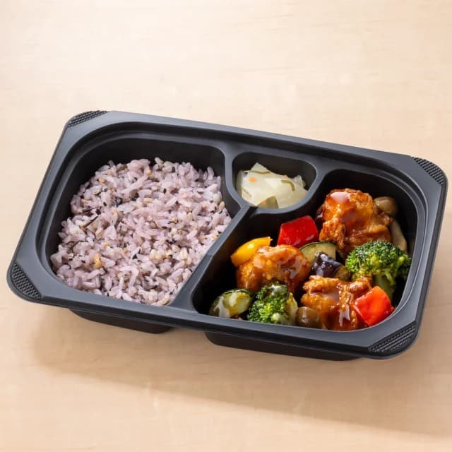 彩り野菜の黒酢から揚げ ひじき雑穀ごはん弁当
